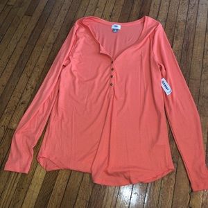 3/$15 NWT Henley